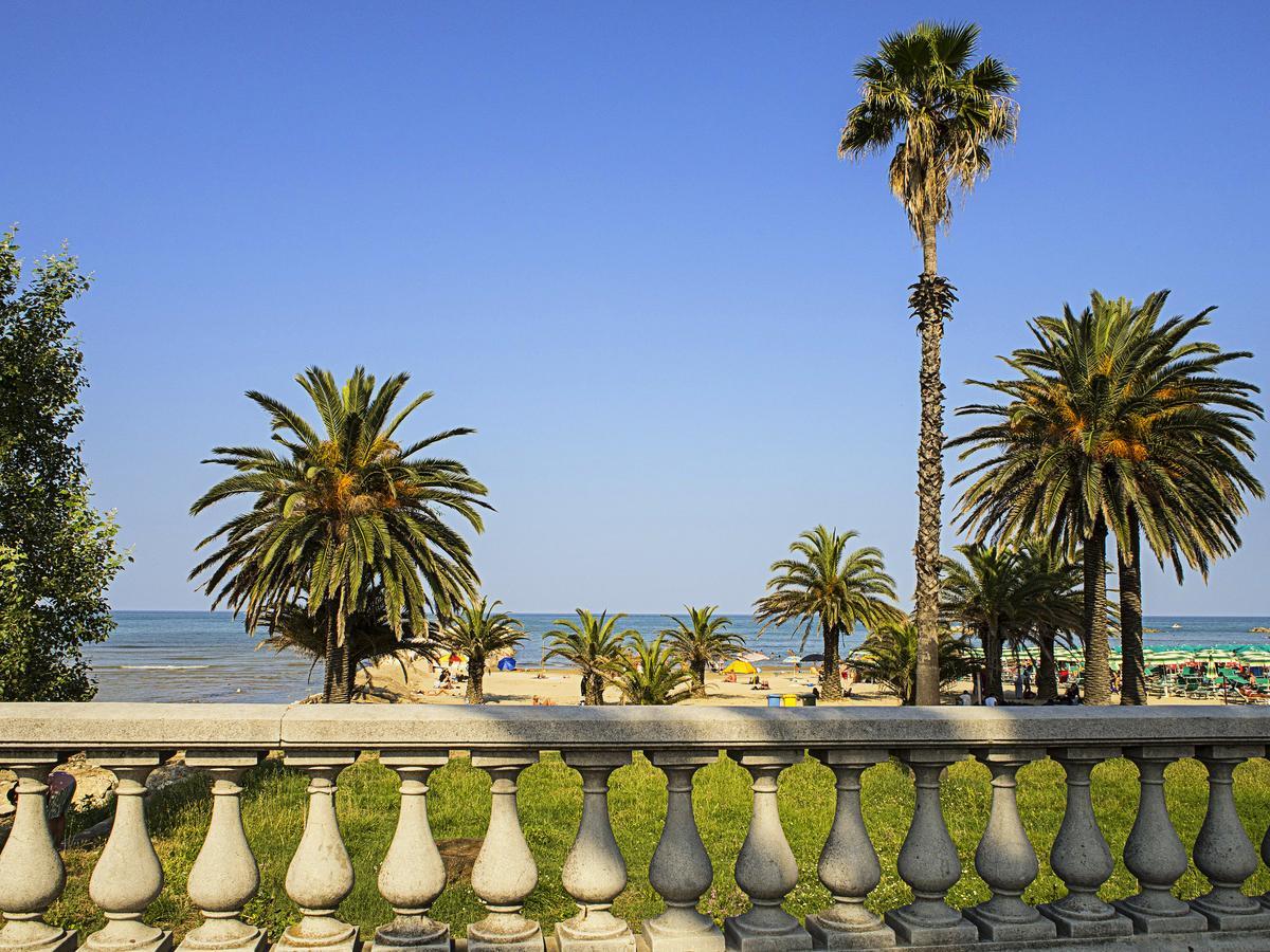 B&B Incanto Sotto Il Mare ซัน เบเนเดตโต เดล ตรอนโต ภายนอก รูปภาพ